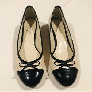 NWT Anne Klein cream heels with black cap